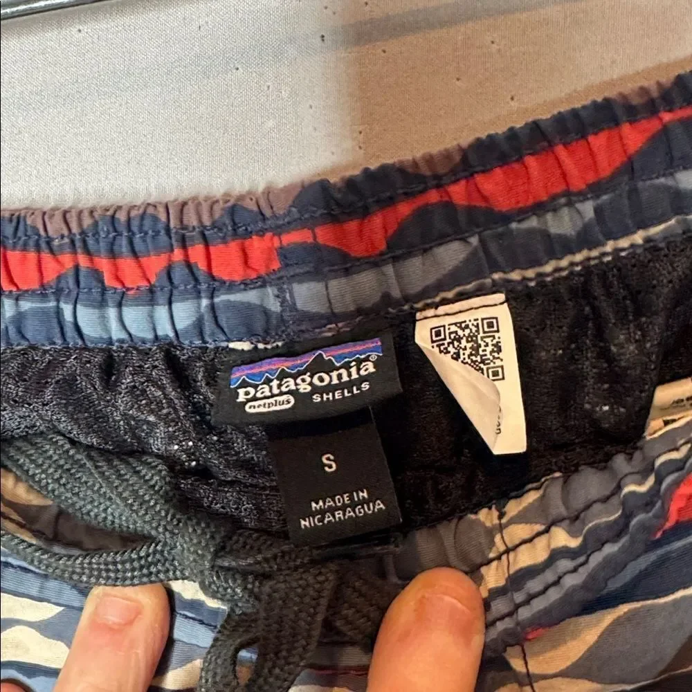 Patagonia Lined Baggies Aztec Patterned Swim Shorts. Size Small.